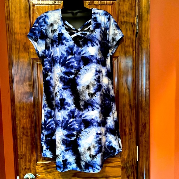 NWOT Bobbie Brooks Floral Tunic - Picture 1 of 6